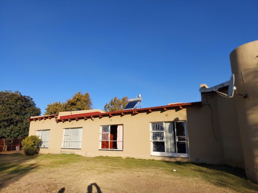 5 Bedroom Property for Sale in Vaal Power A H Free State